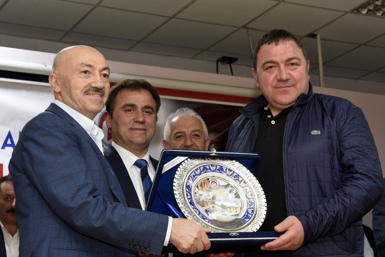 Gümüşhane’de ekonominin yıldızları plaketlerini aldı 57