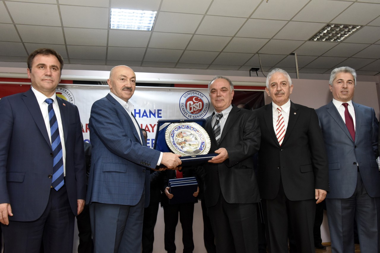 Gümüşhane’de ekonominin yıldızları plaketlerini aldı 59