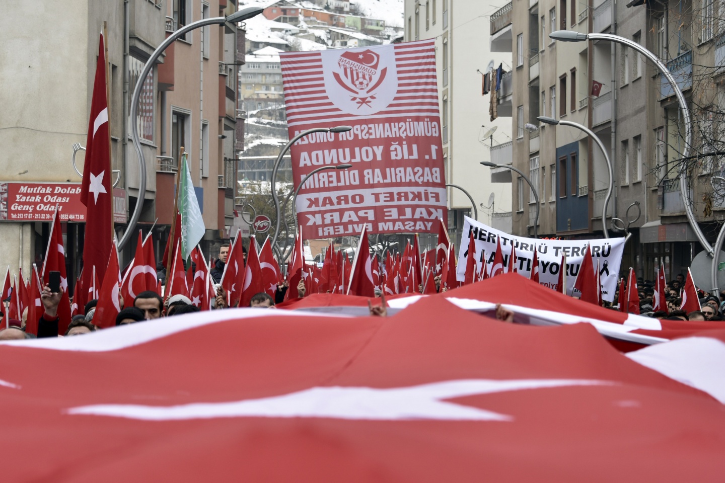Gümüşhane'de 10 bin kişi terörü lanetledi 1