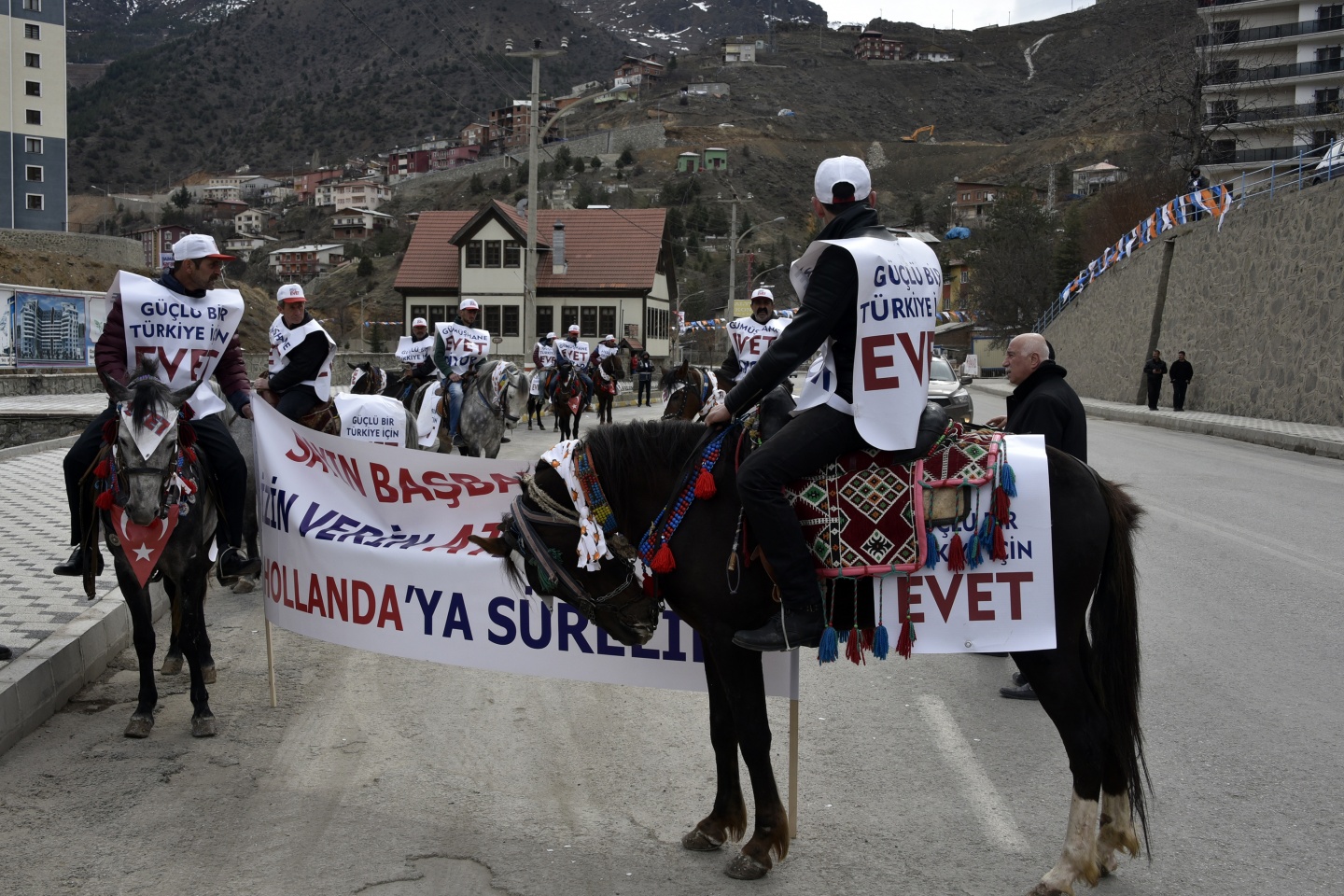 Başbakan Binali Yıldırım'a Gümüşhane'de atlı karşılama 5