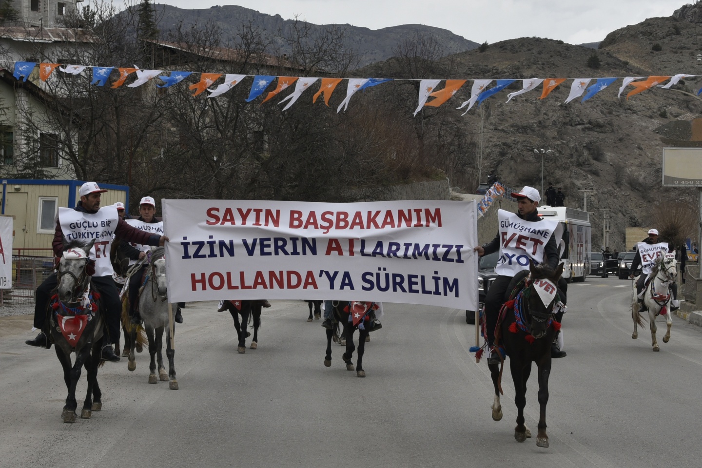 Başbakan Binali Yıldırım'a Gümüşhane'de atlı karşılama 12