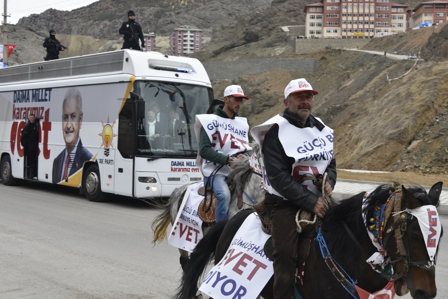 Başbakan Binali Yıldırım'a Gümüşhane'de atlı karşılama 13