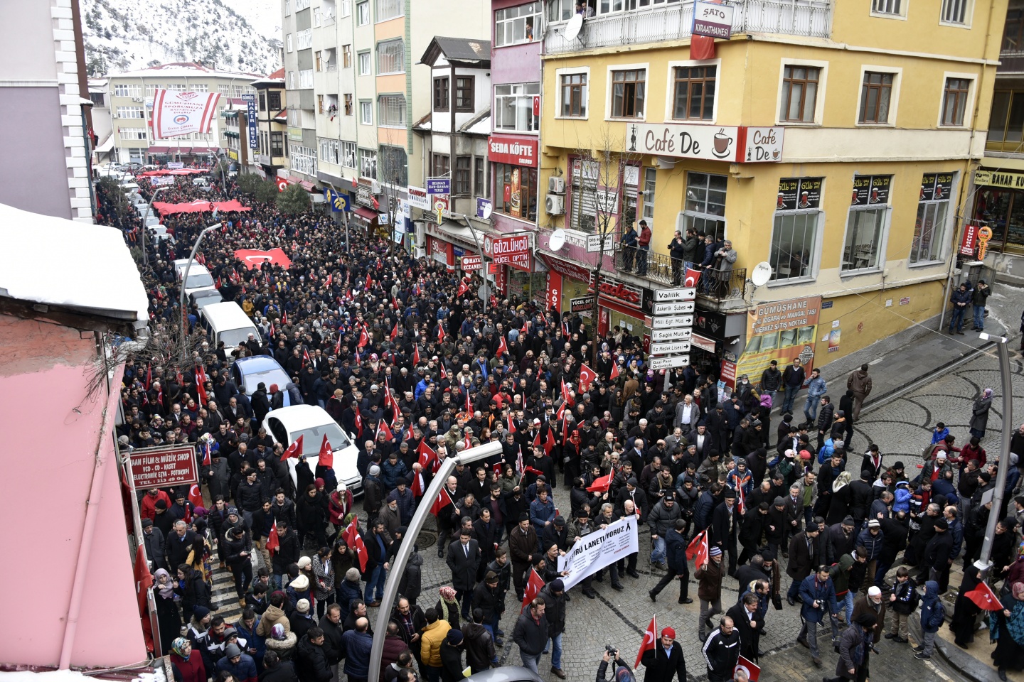 Gümüşhane'de 10 bin kişi terörü lanetledi 8