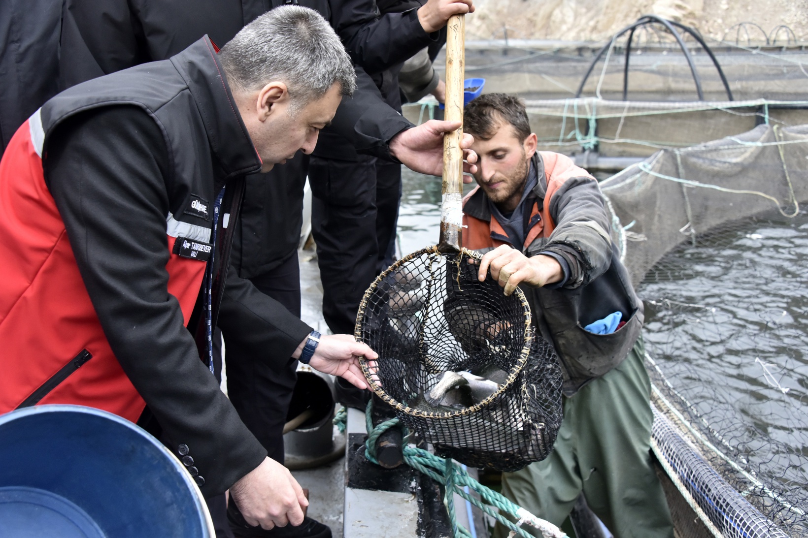 Karlı dağların arasından dünyaya balık ihracatı 25