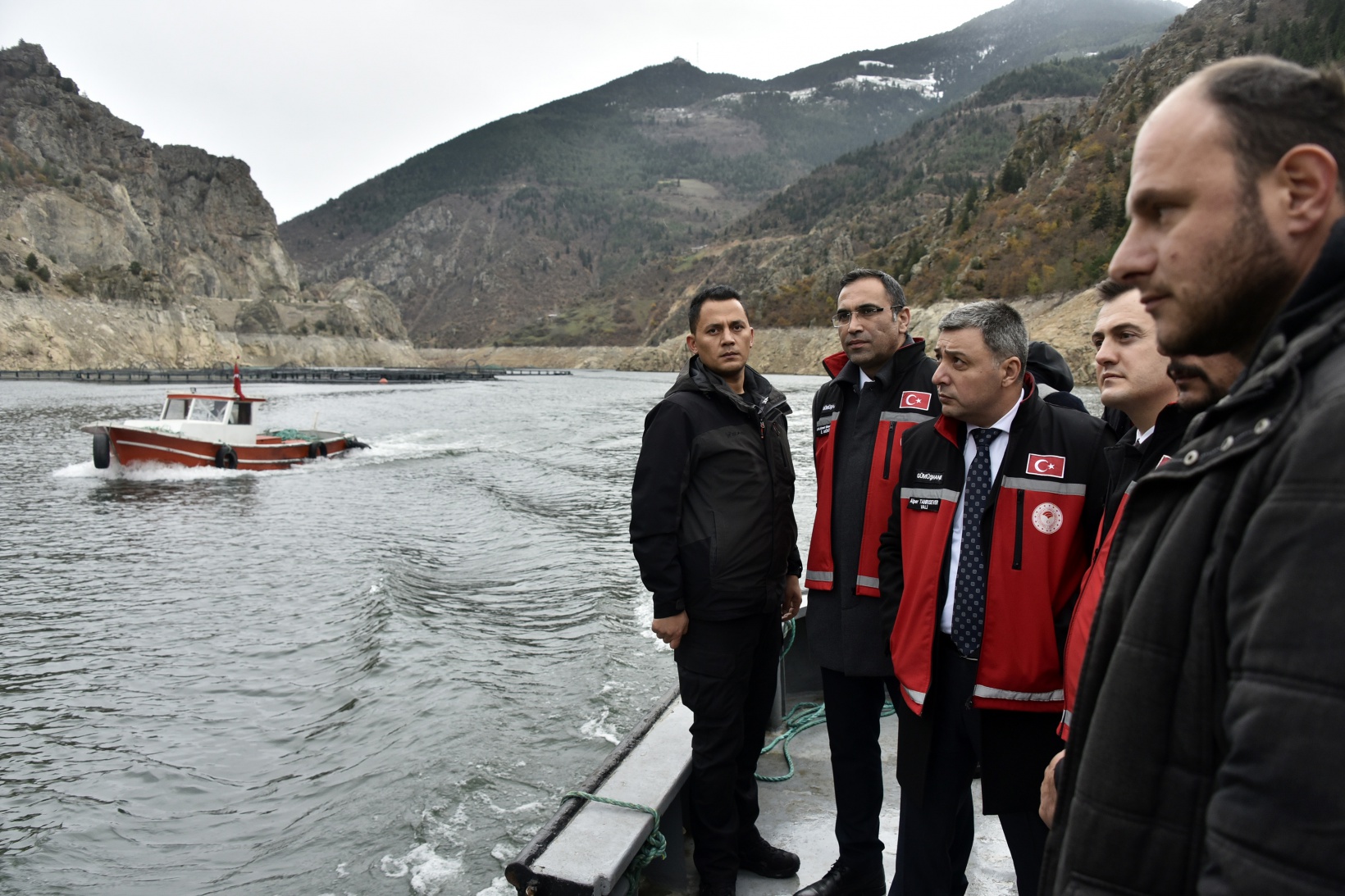 Karlı dağların arasından dünyaya balık ihracatı 10
