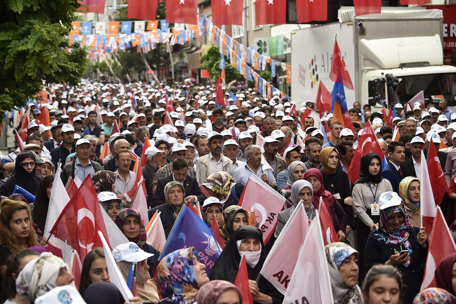 Başbakan Binali Yıldırım Gümüşhane’de 33