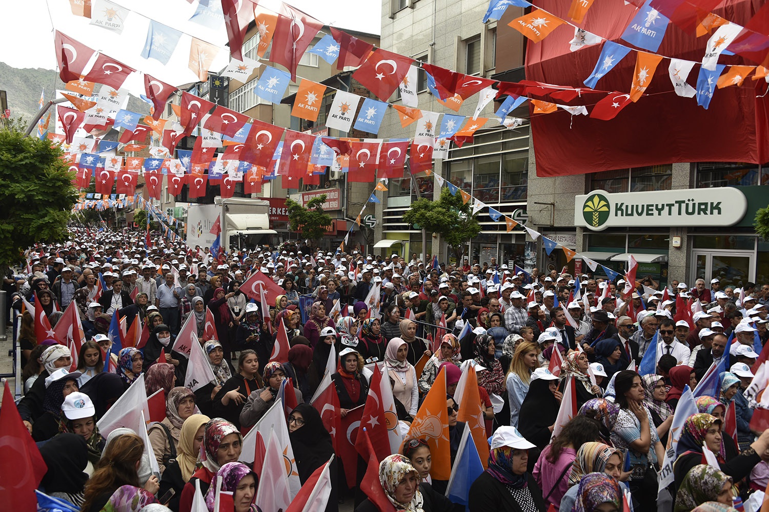 Başbakan Binali Yıldırım Gümüşhane’de 40