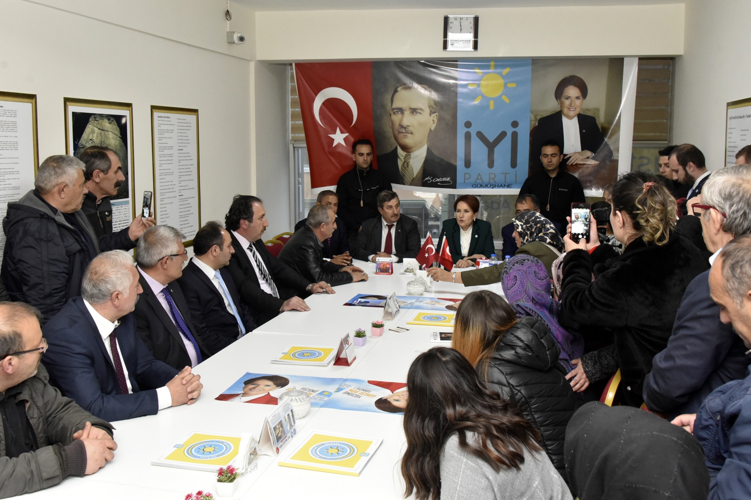 Akşener’den Gümüşhane’ye sürpriz ziyaret 20