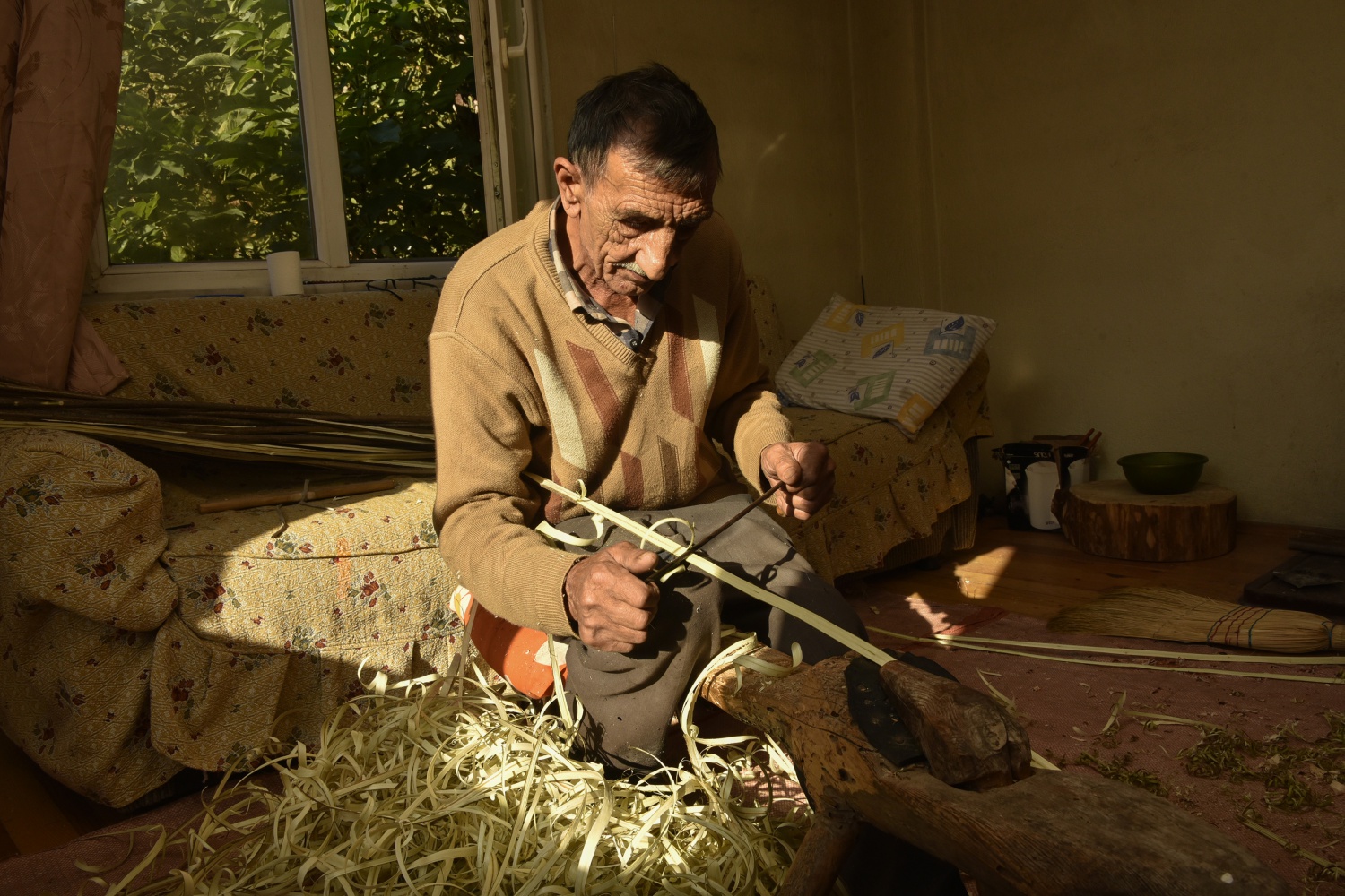 53 yıldır eşiyle birlikte külek yaparak geçimini sağlıyor 2