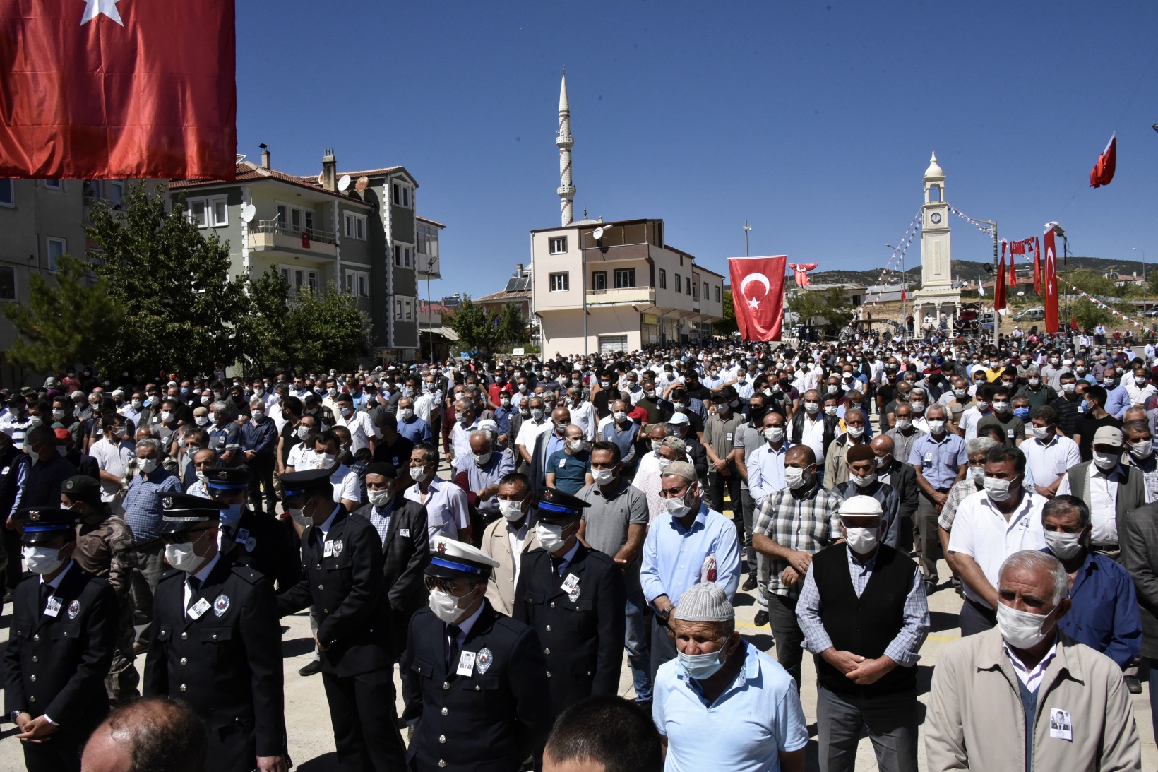 Köse şehidini son yolculuğuna uğurladı 14