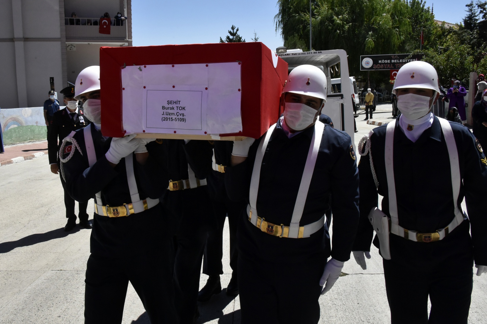 Köse şehidini son yolculuğuna uğurladı 15