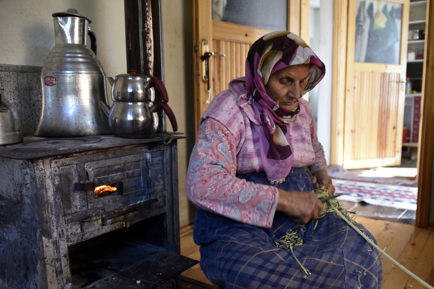 53 yıldır eşiyle birlikte külek yaparak geçimini sağlıyor 3
