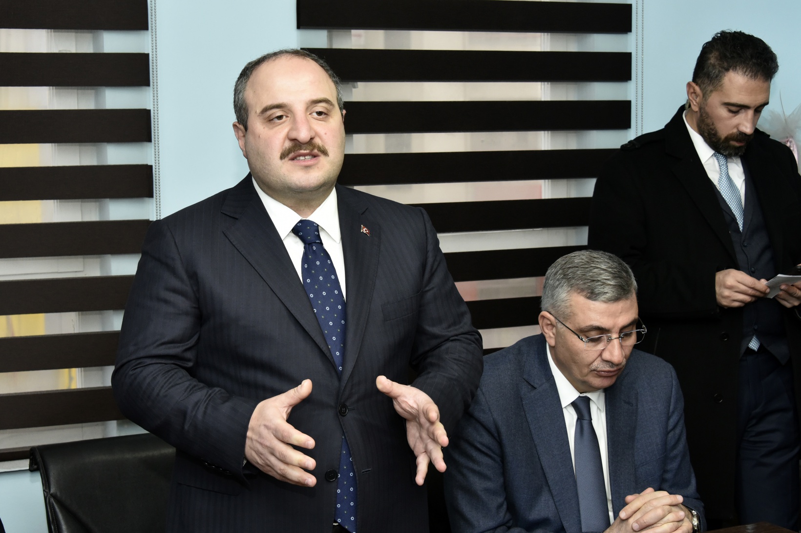 Bakan Varank AK Parti İl Başkanlığını ziyaret etti 7