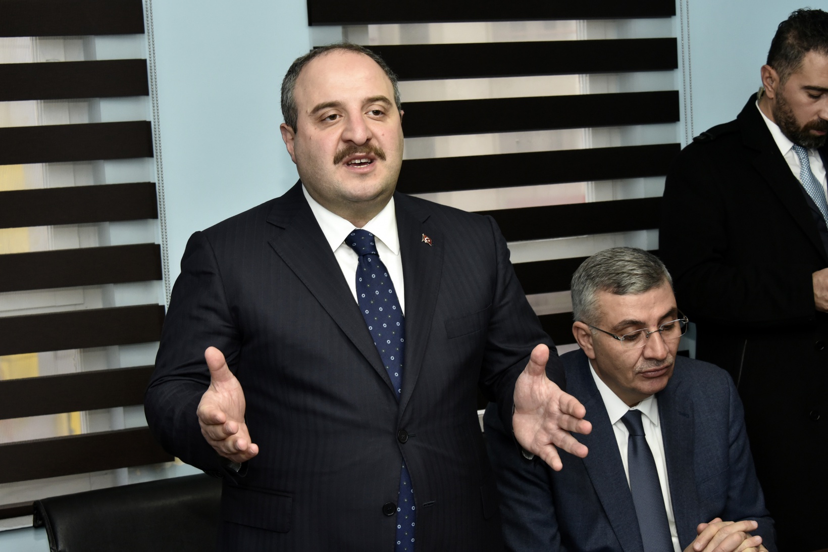 Bakan Varank AK Parti İl Başkanlığını ziyaret etti 6