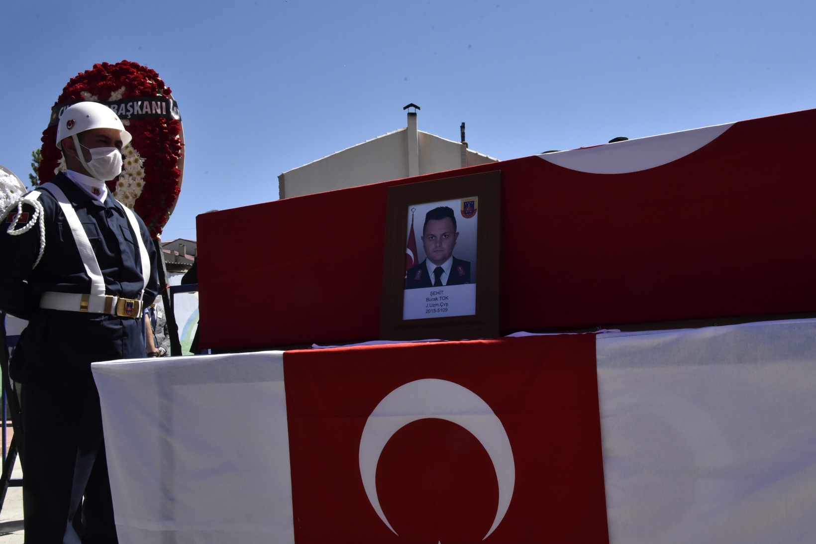 Köse şehidini son yolculuğuna uğurladı 16