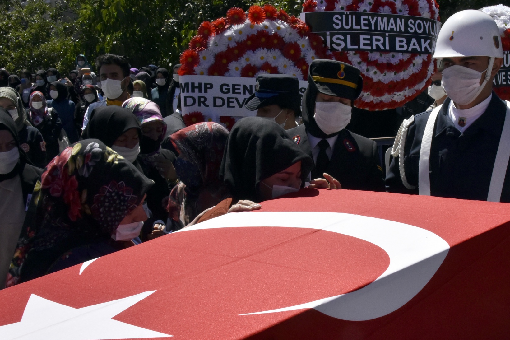 Köse şehidini son yolculuğuna uğurladı 9