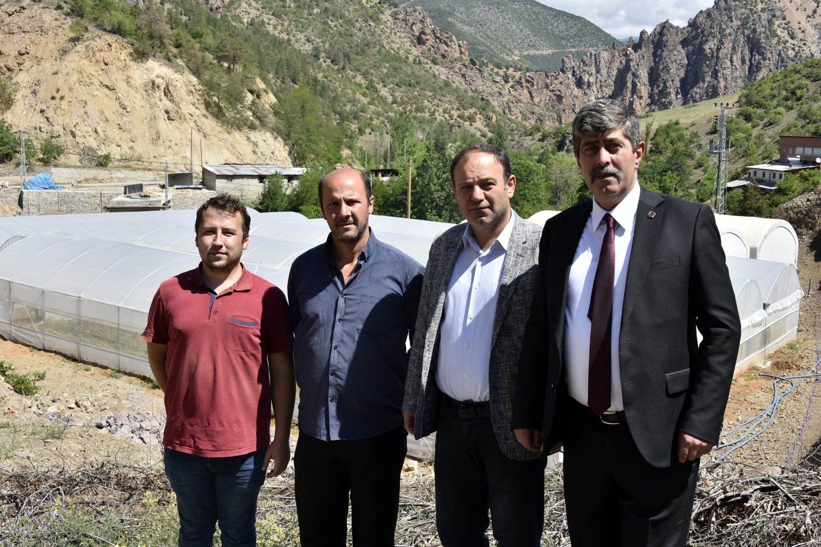 Gümüşhane’nin en büyük sera alanını Torul Belediyesi kurdu 13