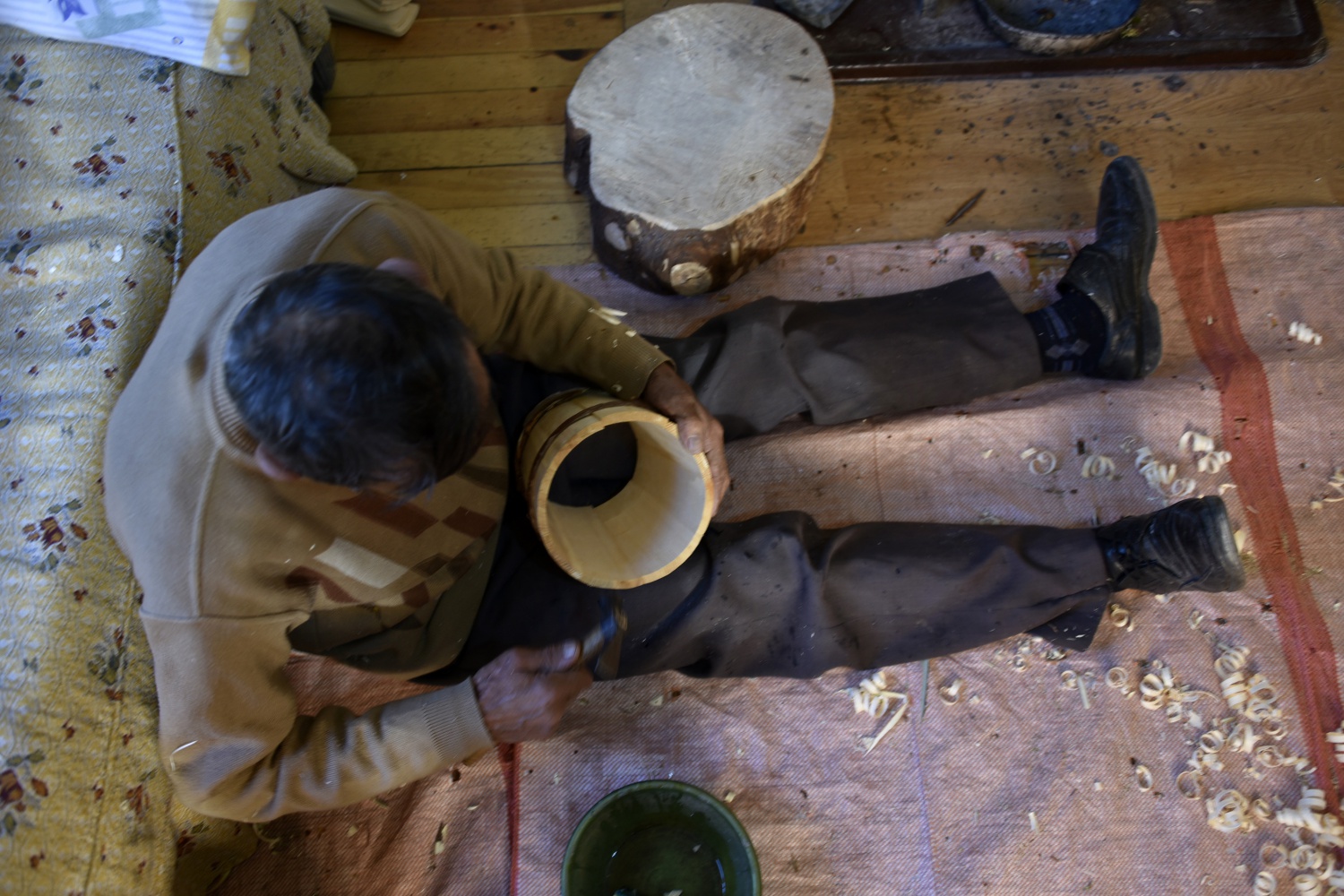 53 yıldır eşiyle birlikte külek yaparak geçimini sağlıyor 11
