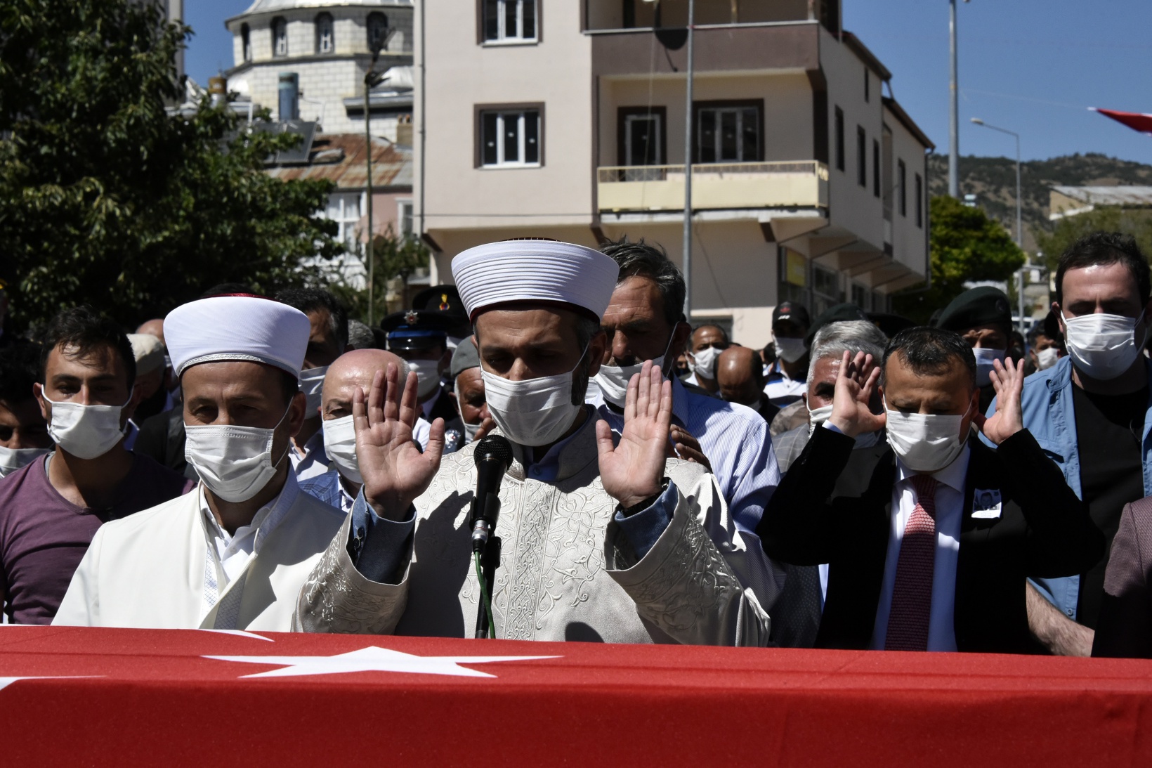 Köse şehidini son yolculuğuna uğurladı 19