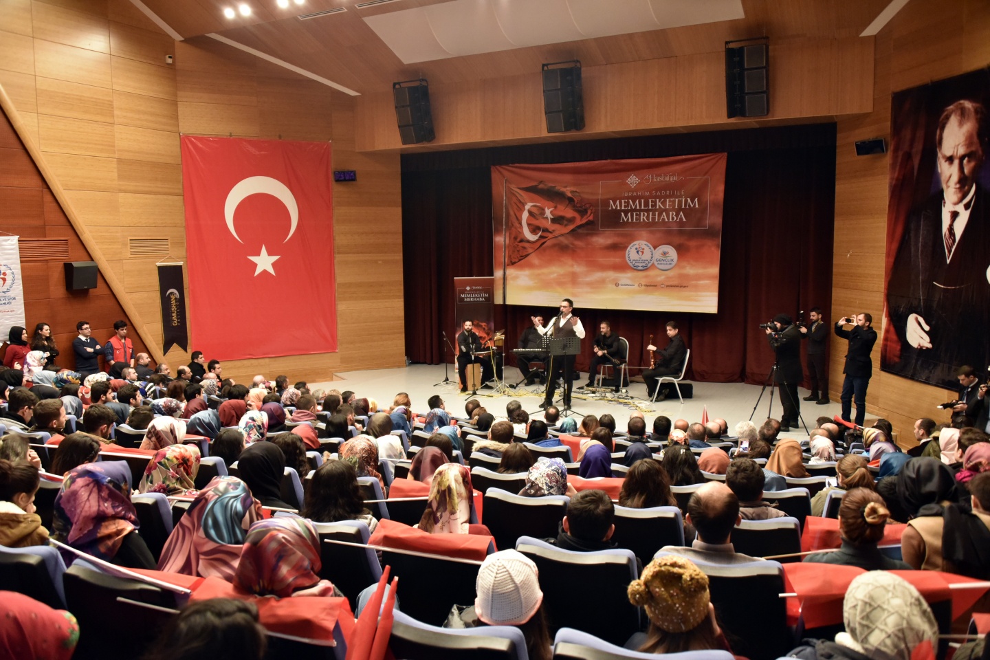 ‘İbrahim Sadri İle Memleketim Merhaba’ programının ilki Gümüşhane’de yapıldı 15