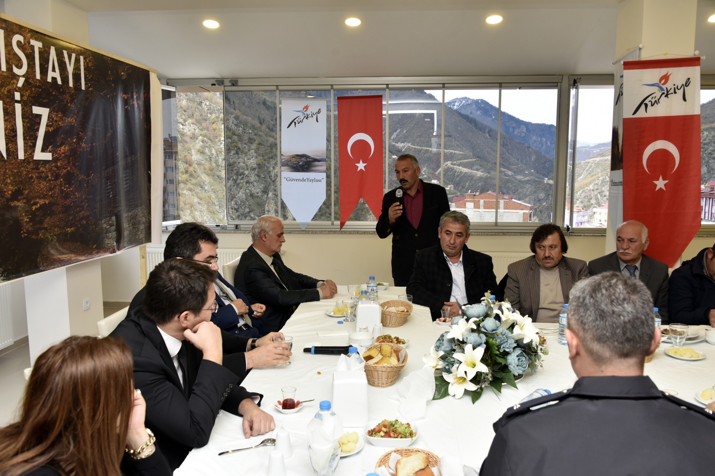 Kürtün’de muhtarlar toplantısı yapıldı 12