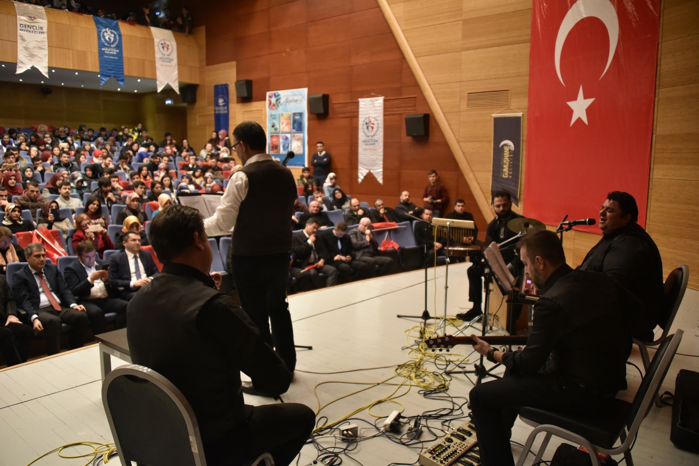 ‘İbrahim Sadri İle Memleketim Merhaba’ programının ilki Gümüşhane’de yapıldı 16