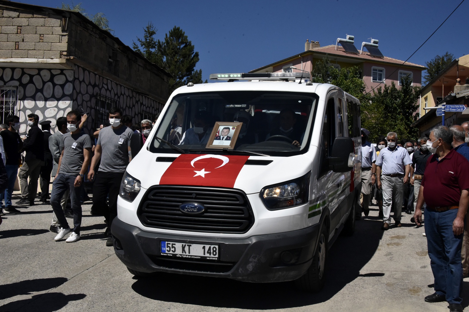 Köse şehidini son yolculuğuna uğurladı 10