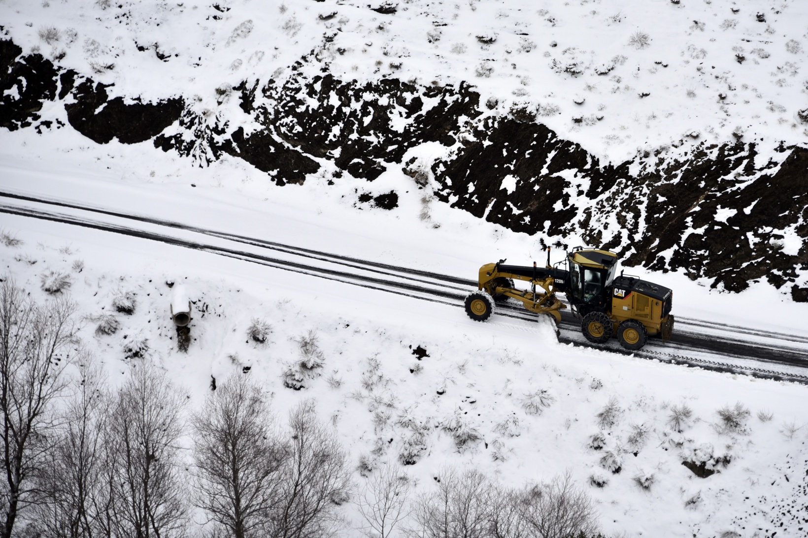 Gümüşhane'de karla mücadele çalışmaları devam ediyor 16