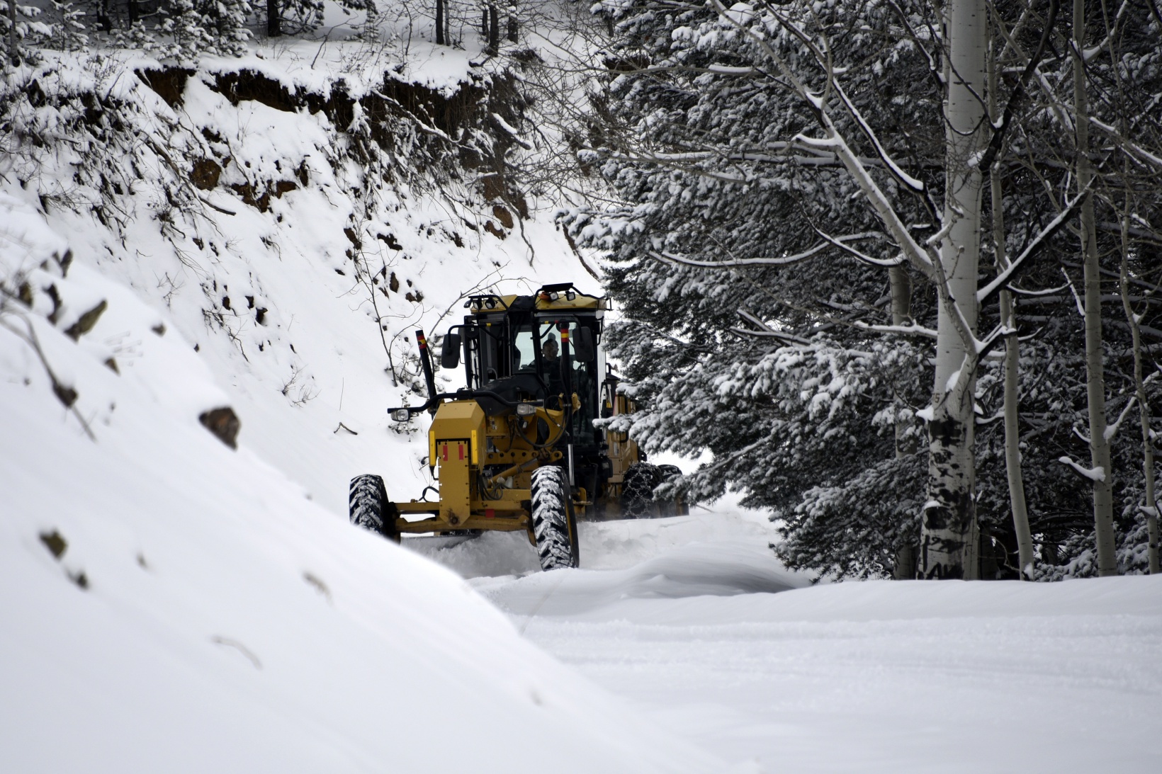 Gümüşhane'de karla mücadele çalışmaları devam ediyor 18