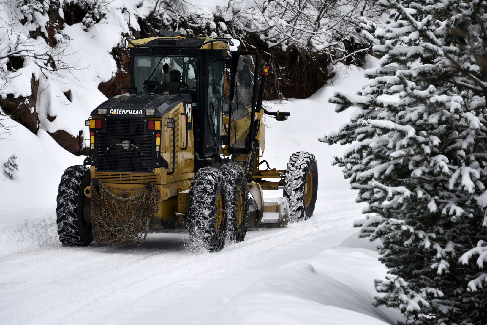 Gümüşhane'de karla mücadele çalışmaları devam ediyor 9