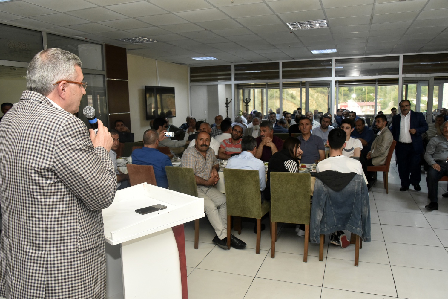 AK Parti’ye geniş katılımlı destek yemeği  12