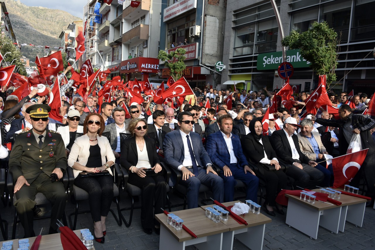 Gümüşhane Demokrasi Nöbeti, tarihi mitingle taçlandırıldı 1