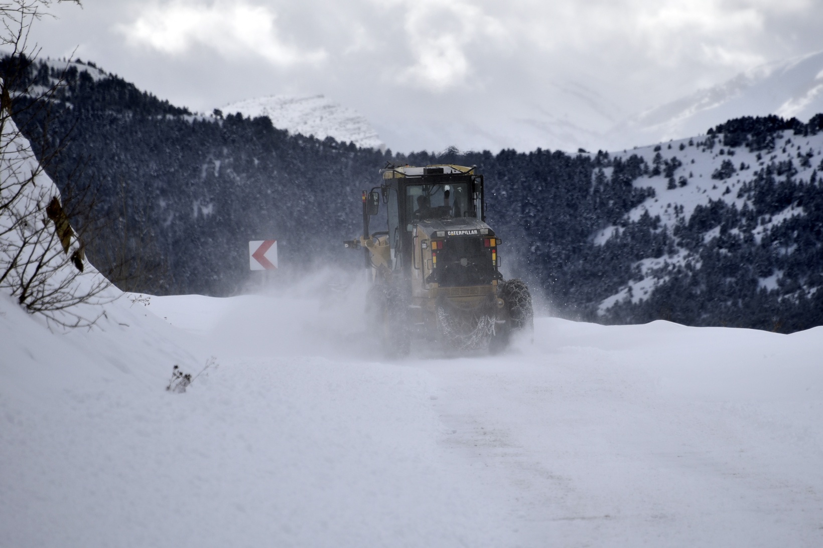 Gümüşhane'de karla mücadele çalışmaları devam ediyor 5