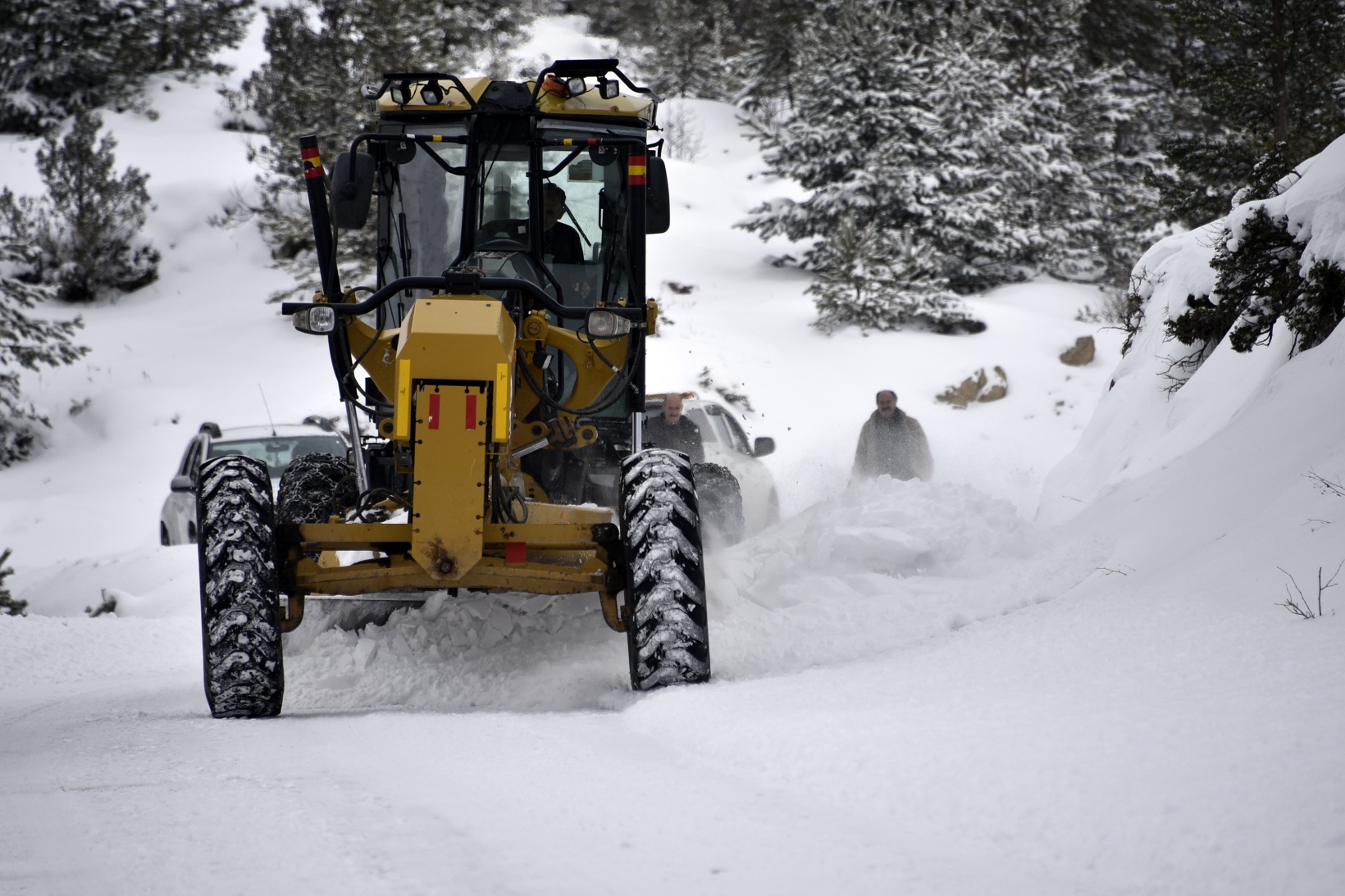 Gümüşhane'de karla mücadele çalışmaları devam ediyor 4
