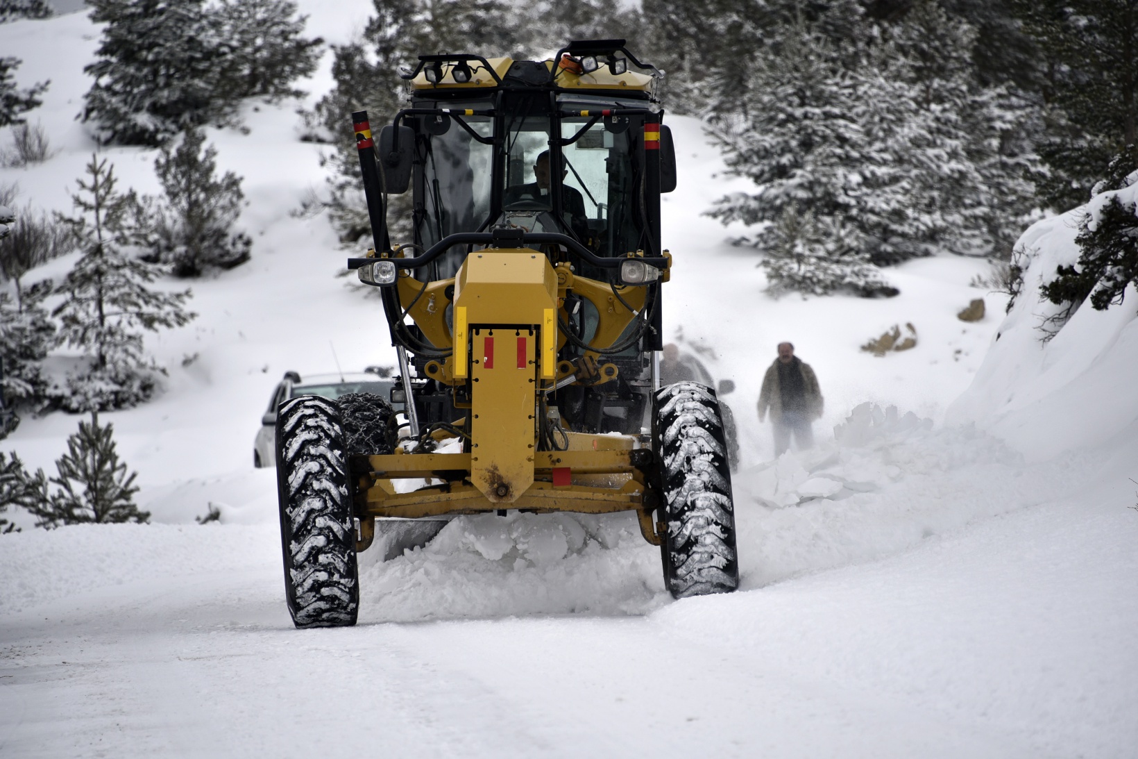 Gümüşhane'de karla mücadele çalışmaları devam ediyor 15