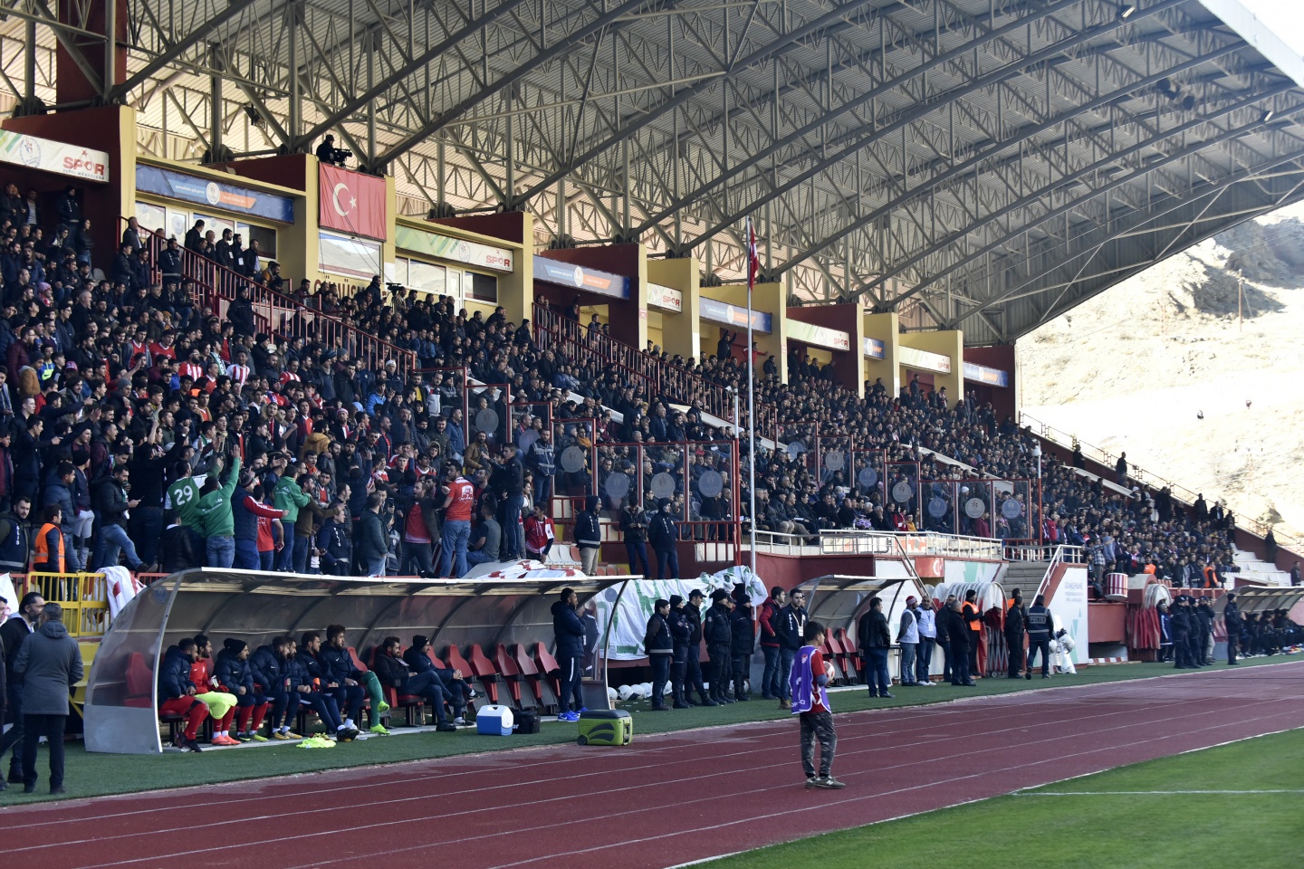 Lidere selam durun: 1-0 48