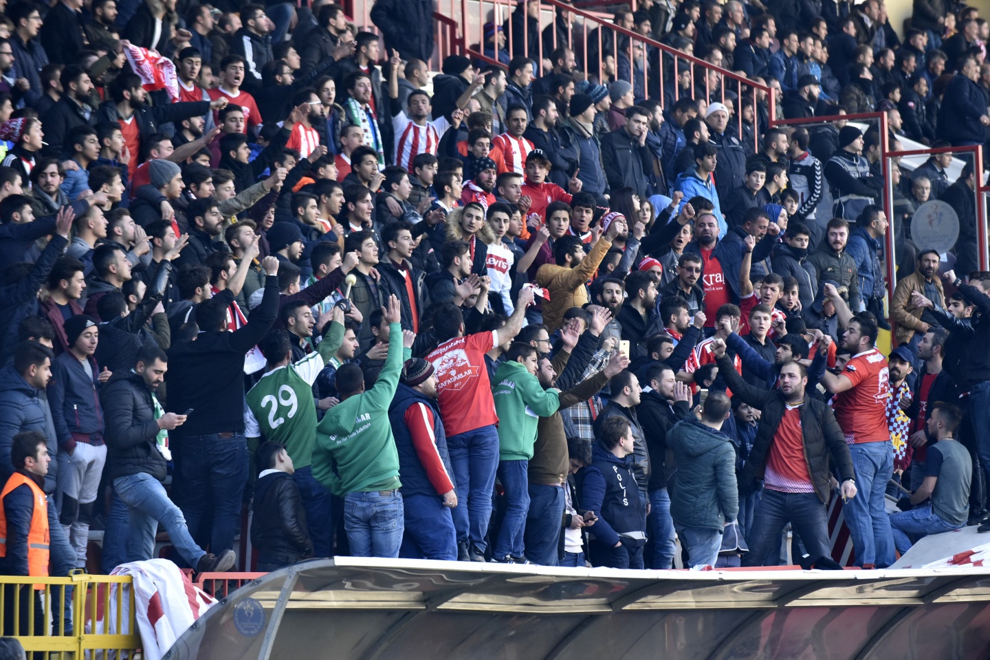 Lidere selam durun: 1-0 57