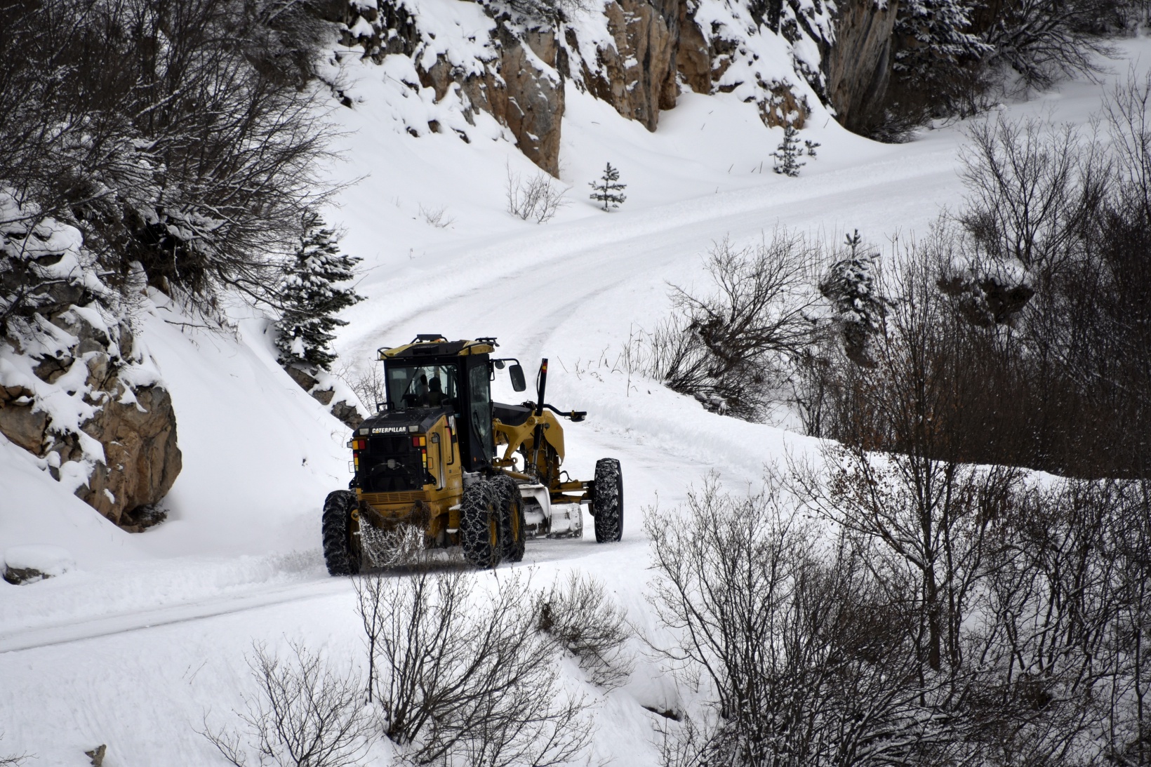 Gümüşhane'de karla mücadele çalışmaları devam ediyor 6