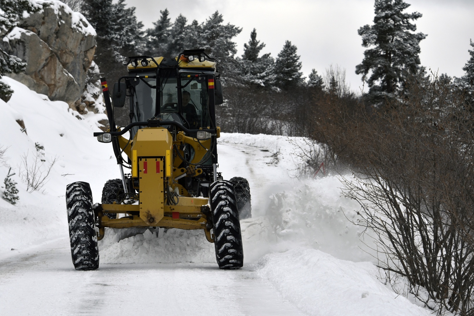 Gümüşhane'de karla mücadele çalışmaları devam ediyor 21
