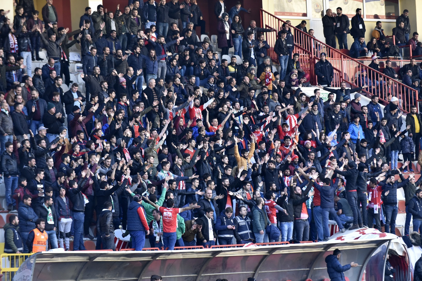 Lidere selam durun: 1-0 56