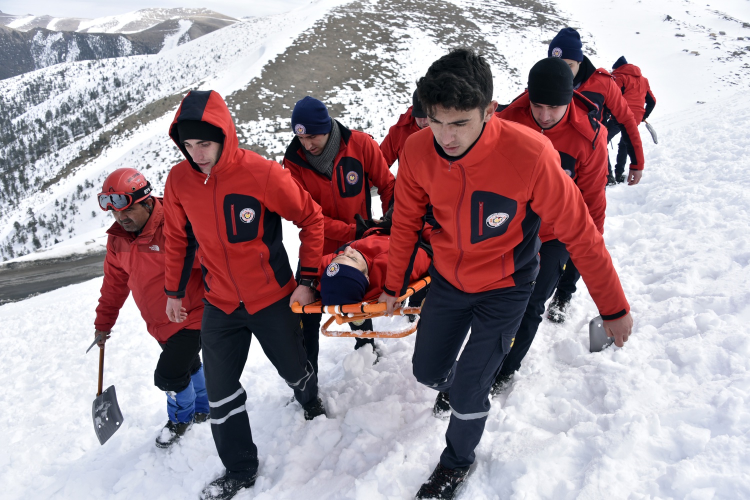 Zigana Dağında 100 personelle çığ tatbikatı 48