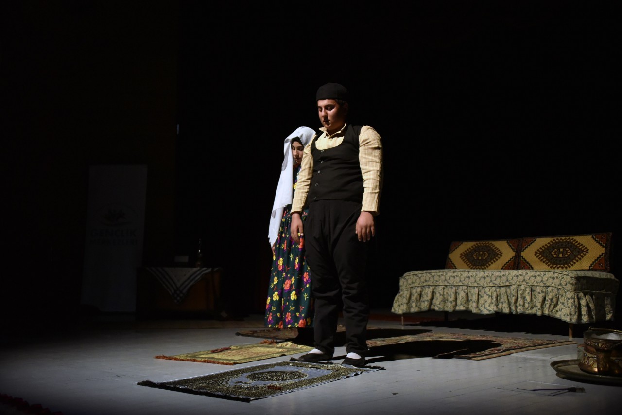 Gümüşhane’de ‘Ateşten Ocak’ Sahnelendi 5