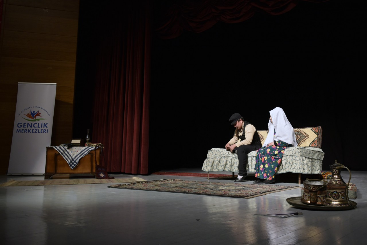 Gümüşhane’de ‘Ateşten Ocak’ Sahnelendi 6