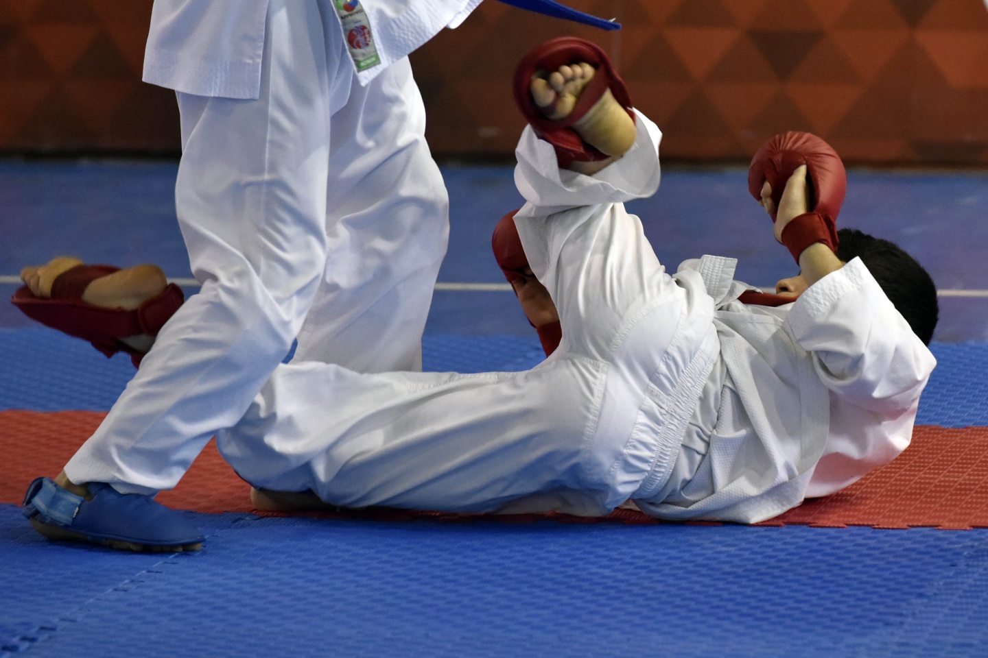 Okullar Arası Gençler Karate müsabakaları Gümüşhane’de başladı 34