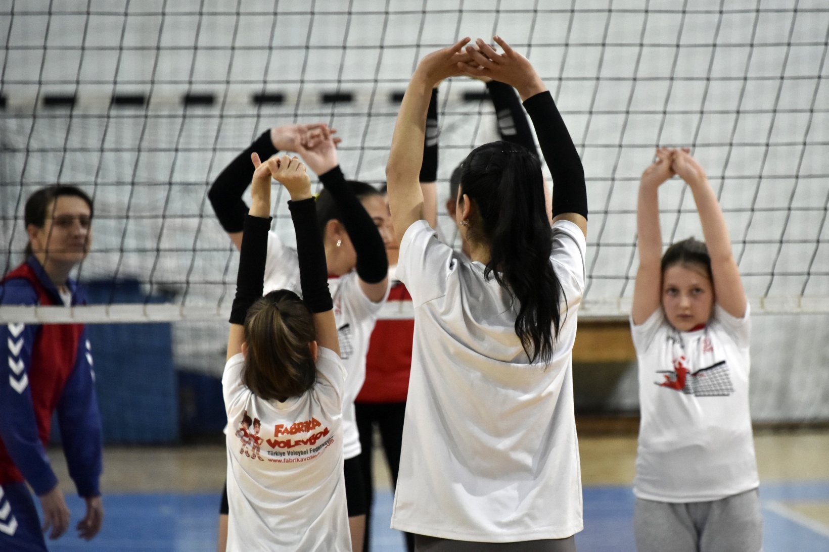 Gümüşhane’de anneler ve kızları voleybol maçında karşılaştı 4