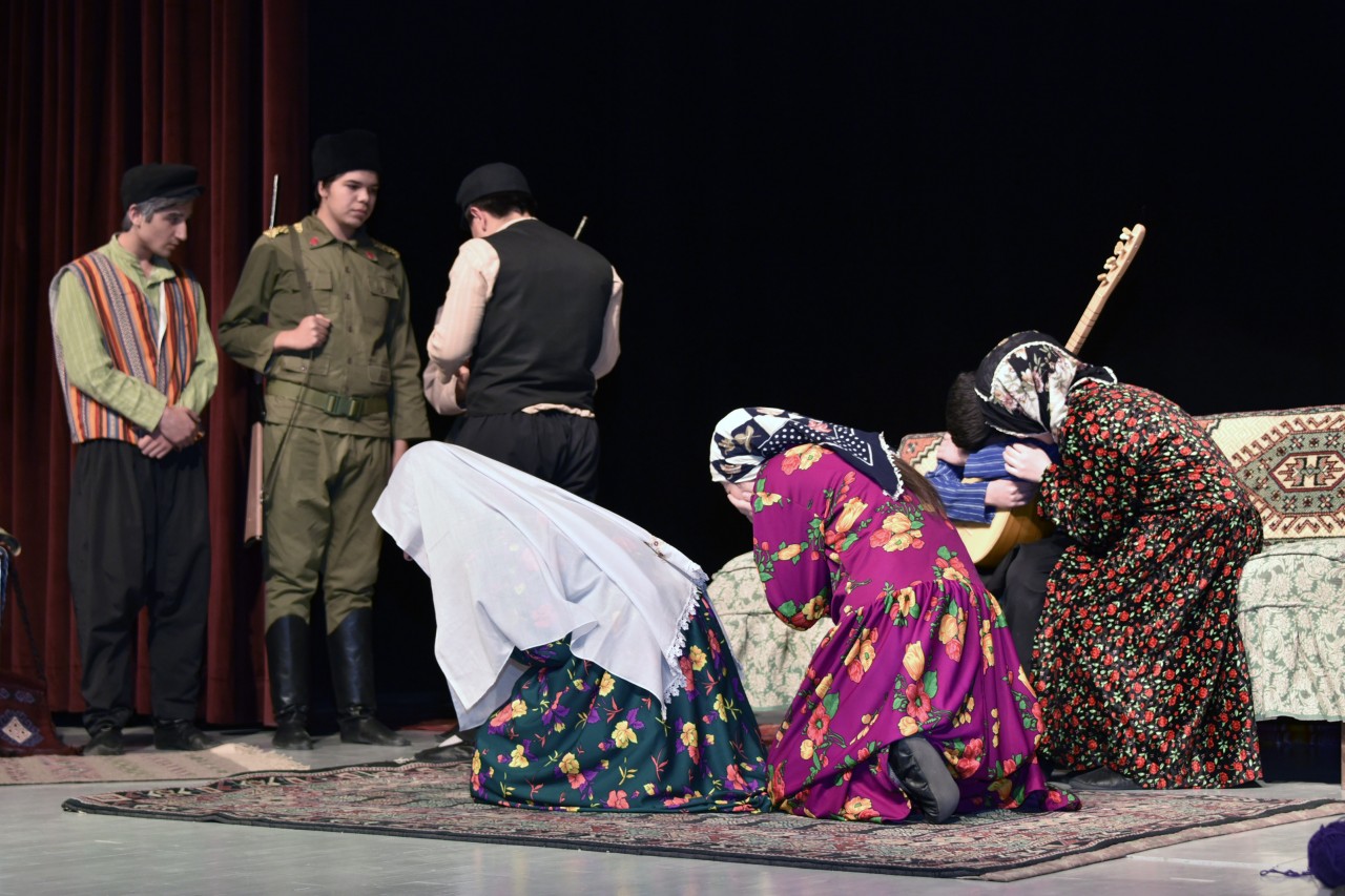 Gümüşhane’de ‘Ateşten Ocak’ Sahnelendi 11