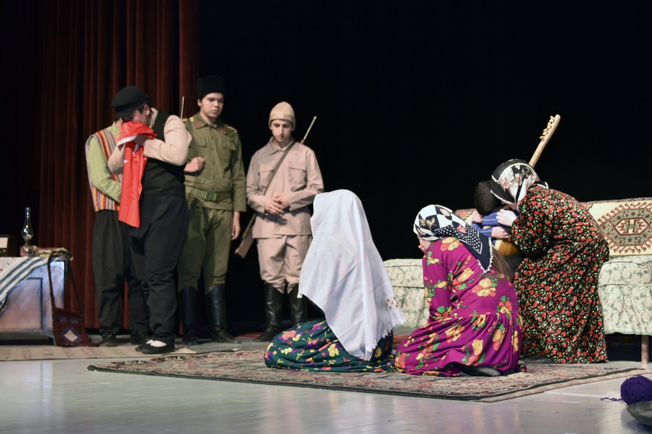 Gümüşhane’de ‘Ateşten Ocak’ Sahnelendi 12