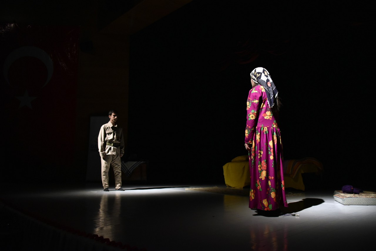 Gümüşhane’de ‘Ateşten Ocak’ Sahnelendi 13