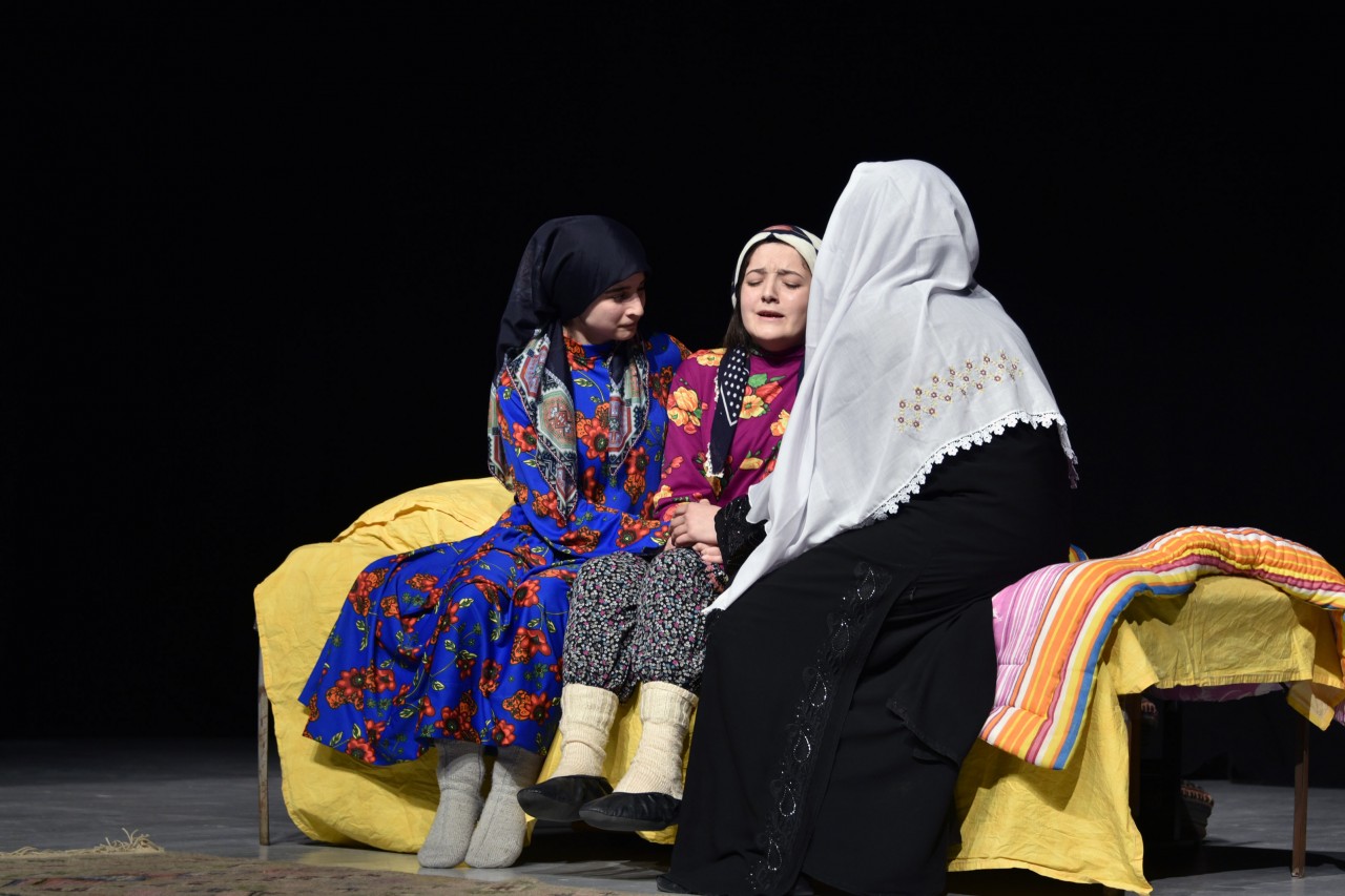 Gümüşhane’de ‘Ateşten Ocak’ Sahnelendi 14