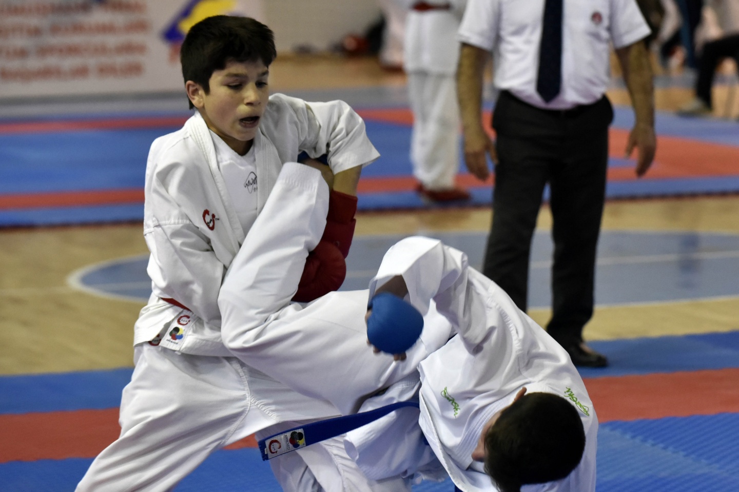 Okullar Arası Gençler Karate müsabakaları Gümüşhane’de başladı 23